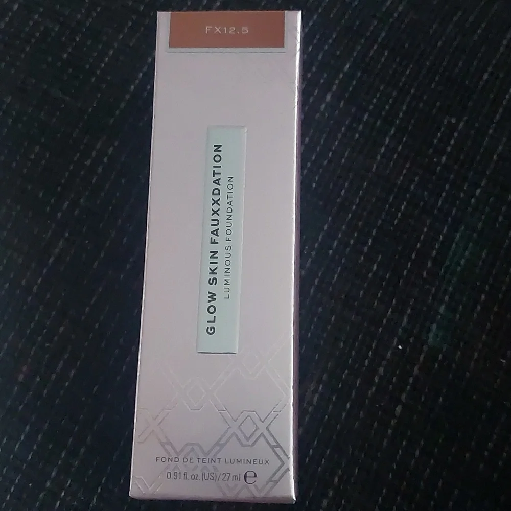 New‎ makeup revolution glow skin fauxxdation F12.5